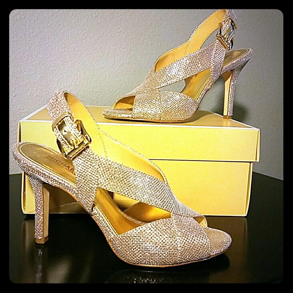 MICHAEL KORS High heel.